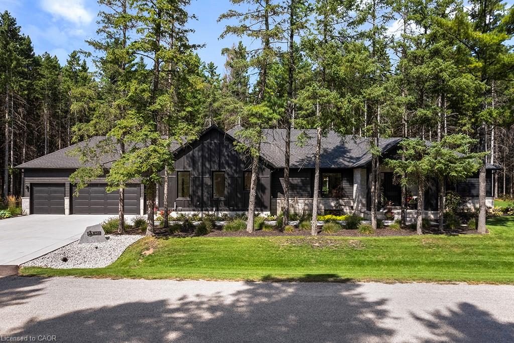 107 Louise Creek Crescent, Elmwood